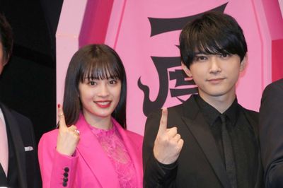 『一度死んでみた』で共演した広瀬すずと吉沢亮