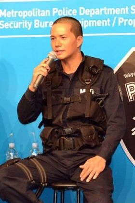 劇中衣装で登壇した市原隼人が撮影時のエピソードを語ってくれた