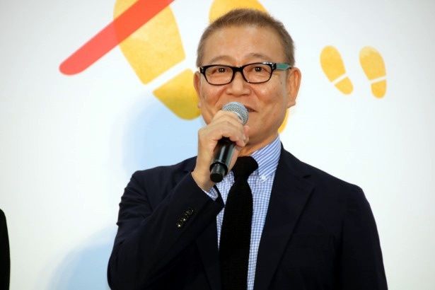 村松明役の國村隼