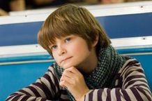 優しげな瞳が印象的な13歳の注目子役チャーリー・ターハン