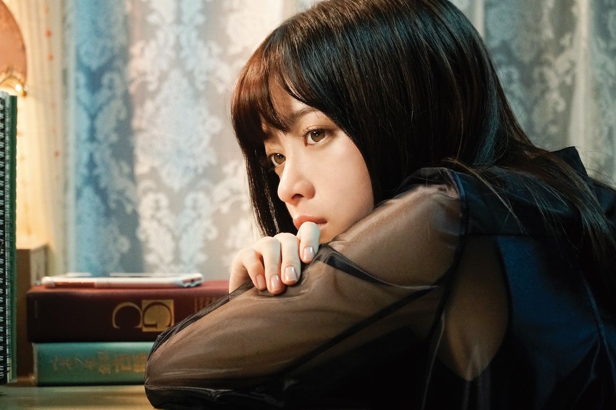 橋本環奈が佐藤大樹に強烈ビンタ!? 幻想的な共作シーンもおさめ
