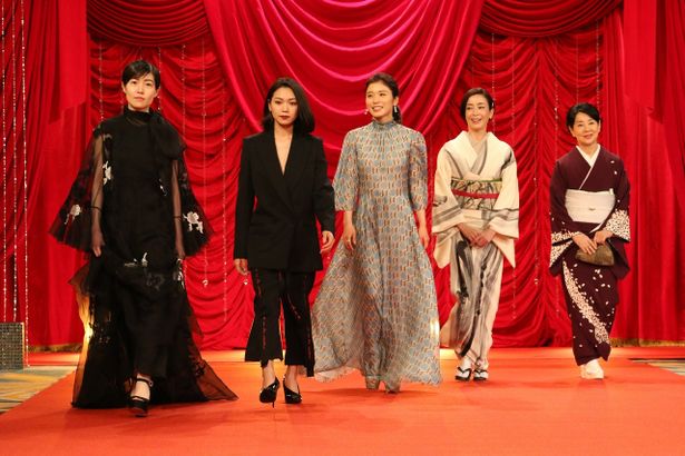 レッドカーペットを歩く、優秀主演女優賞の面々