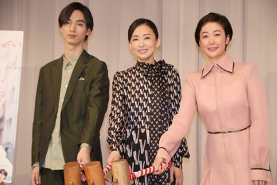 『甘いお酒でうがい』の“鏡開き”大ヒット祈願イベントが開催