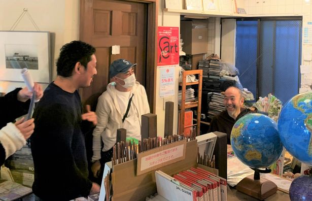 本屋の店員を演じるのは塚本晋也監督