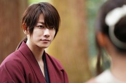 豪華オリジナルグッズ付き前売券が発売！