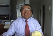 死を描きながら悲壮さをあまり感じさせないのはユーモラスな父親のおかげ