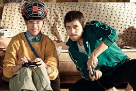 ビョン様がチョイださジャージ姿で弟とゲーム!?『それだけが、僕の世界』がHuluで独占配信スタート！