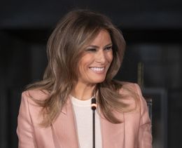 メラニア夫人、ファッションで英国への敬意を表明？