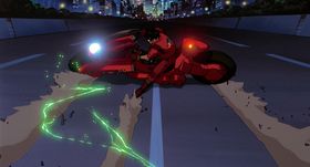 第三次世界大戦から31年後の2019年。翌年にオリンピック開催を控えて繁栄を取り戻しつつあるネオ東京を舞台に、国家的な最高機密“アキラ”を巡る戦いが描かれる