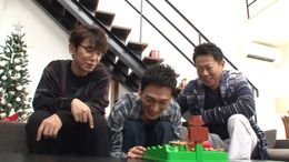 懐かしのおもちゃに興味津々！“なぎスケ”が大人な趣味をゆる～く楽しむ