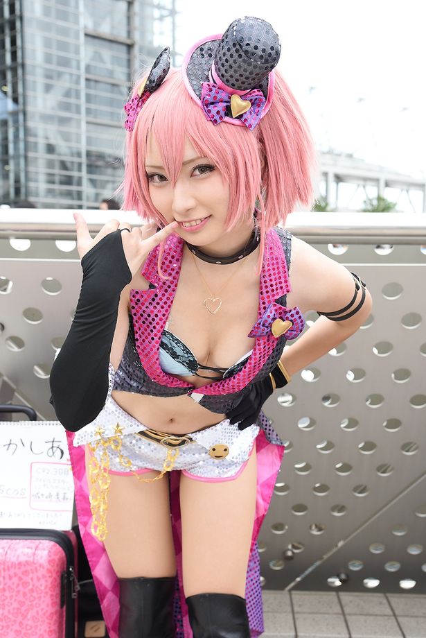 「アイドルマスター シンデレラガールズ」の城ヶ崎美嘉に扮する綾咲かしあさん