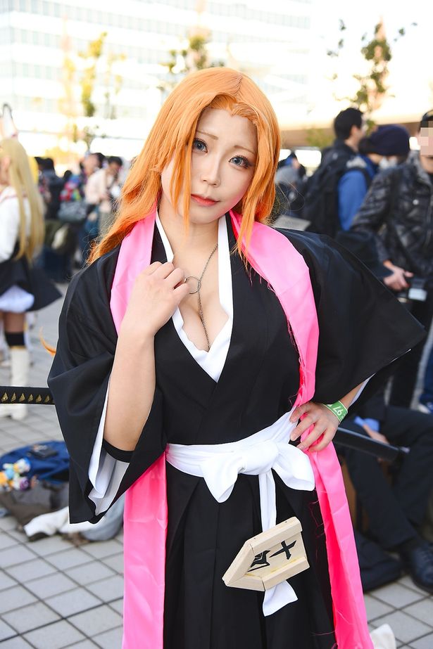 「BLEACH」の松本乱菊に扮する ぱんみみさん