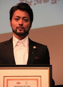 2010年には「世界が注目する10人の俳優」に日本人でただ一人選ばれている。世界進出も大げさな話ではないかも