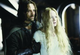 『ロード・オブ・ザ・リング/二つの塔』より、アラゴルンとローハンの王女エオウィン(ミランダ・オットー)