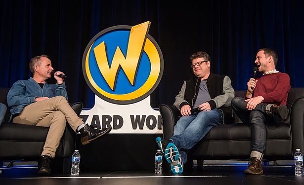 コミコンイベントに登壇した、(左から)ビリー・ボイド、ショーン・アスティン、イライジャ・ウッド