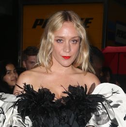 女優のクロエ・セヴィニー、ロックダウン中のニューヨークで第1子を出産