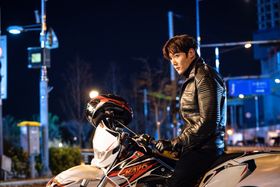 チェ・ジニョク、パク・ソンウン共演の「RUGAL/ルーガル」