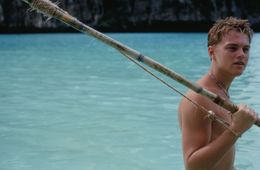 若かりし頃のディカプリオの姿がまぶしい (『ザ・ビーチ』)