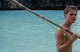 若かりし頃のディカプリオの姿がまぶしい (『ザ・ビーチ』)