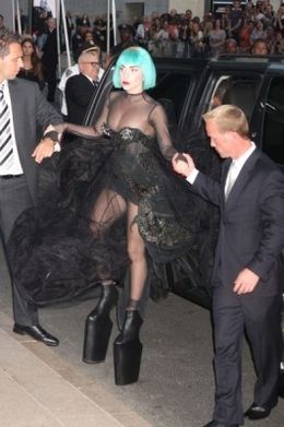 ネット詐欺のエサとして有名人が“死亡”させられることは少なくない