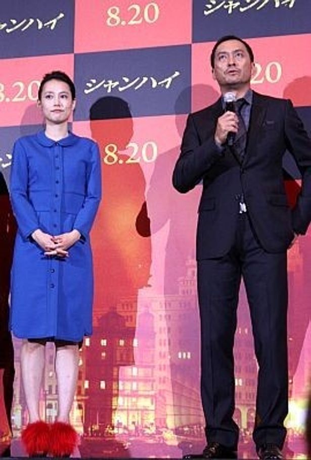 【写真を見る】大人な装いで登壇した菊地凛子！