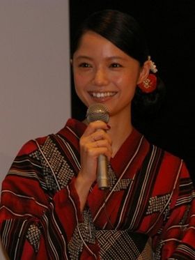 『神様のカルテ』の納涼トークイベントに登場した宮崎あおい