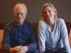 『ライフ いのちをつなぐ物語』を監督したマイケル・ガントンとマーサ・ホームズ