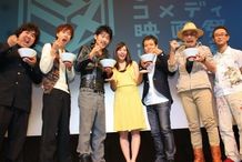 人気コミックを映画化した『極道めし』の舞台挨拶が浅草で開催