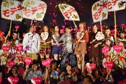 森山未來をはじめ、長澤まさみ、麻生久美子、仲里依紗、真木よう子らも駆けつけた豪華な舞台挨拶が開催