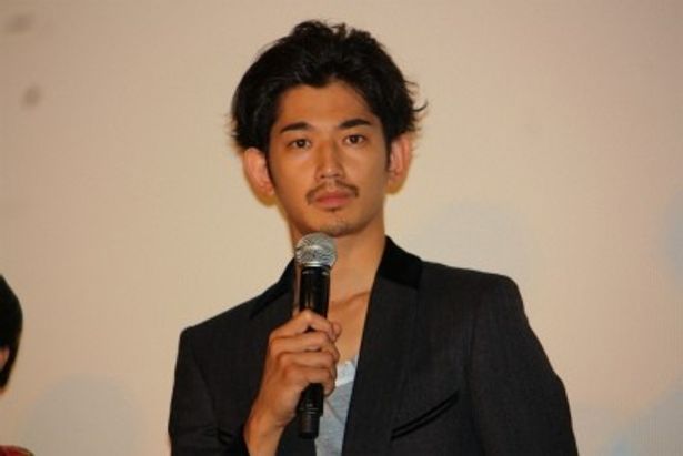浪人・千々岩求女役の瑛太