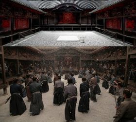 井伊家の庭のデザイン画(上)と実際の場面写真(下)。美術担当の林田裕至は、『十三人の刺客』で日本アカデミー賞の最優秀美術賞を受賞