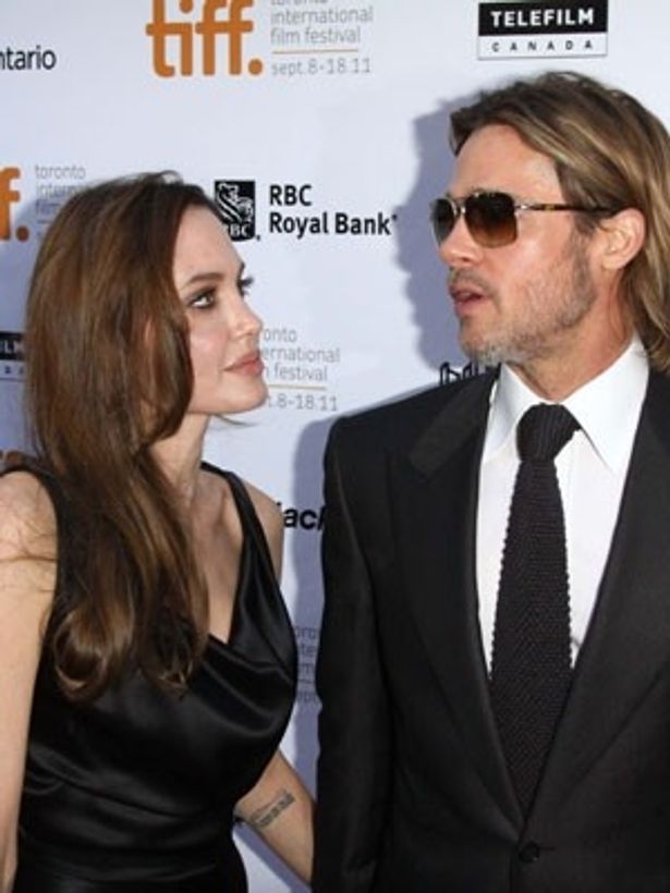 【写真】6人の子供の父親になり喫煙を辞めたはずのブラッド・ピットが、こっそりタバコを吸い始めているらしい