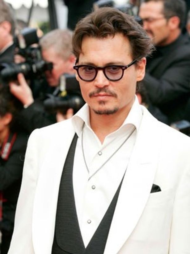 ジョニー・デップがレイプ発言を謝罪