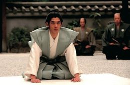 瑛太が渾身の演技を見せる切腹のシーン