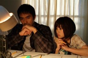 阿部寛と石原さとみが共演した『カラスの親指』の現場を直撃！