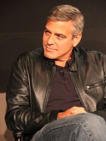 今作でアカデミー賞主演男優賞のノミネートが確実視されているジョージ・クルーニー