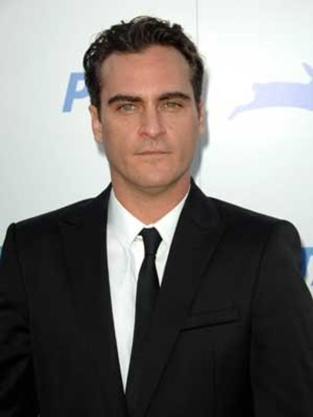 弟のホアキン・フェニックスの声がリバーに似ているので、吹替を依頼中だとか