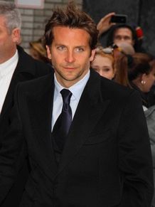 今年の「世界で最もセクシーな男」にブラッドリー・クーパー