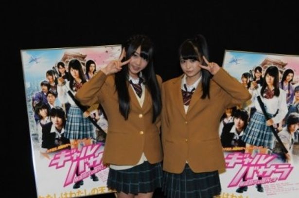 名古屋で行われた初日舞台挨拶に登壇したSKE48木崎ゆりあと小木曽汐莉