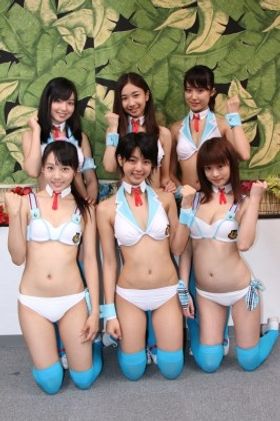 ミスマガジンたちが3Dとなって飛び出す