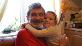 チェルノブイリと福島の子供たちを映し、原発事故の先にある希望を見出そうとするドキュメンタリー