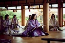 日本最古の恋愛小説を映画化した『源氏物語 千年の謎』