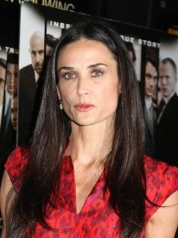 アシュトン・カッチャーとの離婚で傷心中のデミ・ムーア