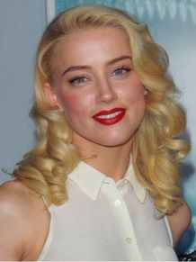 バクセクシャルをカミングアウトしているアンバー・ハード