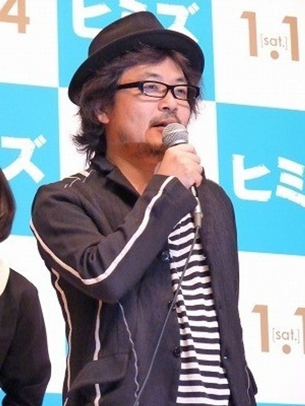 「やっと日本のみなさんに見てもらえる日がきた」と満足気な園子温監督