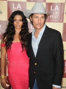 マシュー・マコノヒーが恋人のカミラ・アルヴェスと結婚へ