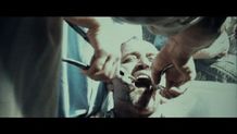 今回、Movie Walkerが独占入手した拷問シーンの様子。とにかく痛そう！
