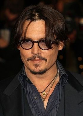 ジョニー・デップ、ゴールデングローブ賞にサプライズ登壇