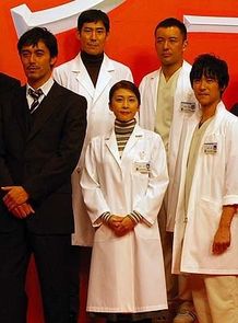 竹内結子(中央)＆阿部寛(左)の凸凹名コンビ再び