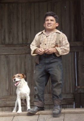 『恋人たちのパレード』では曲芸師の飼い犬クィーニーとして出演しているアギー